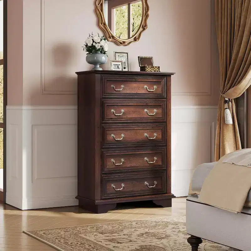 Commode haute en bois à cinq tiroirs