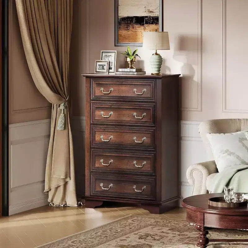 Commode haute en bois à cinq tiroirs