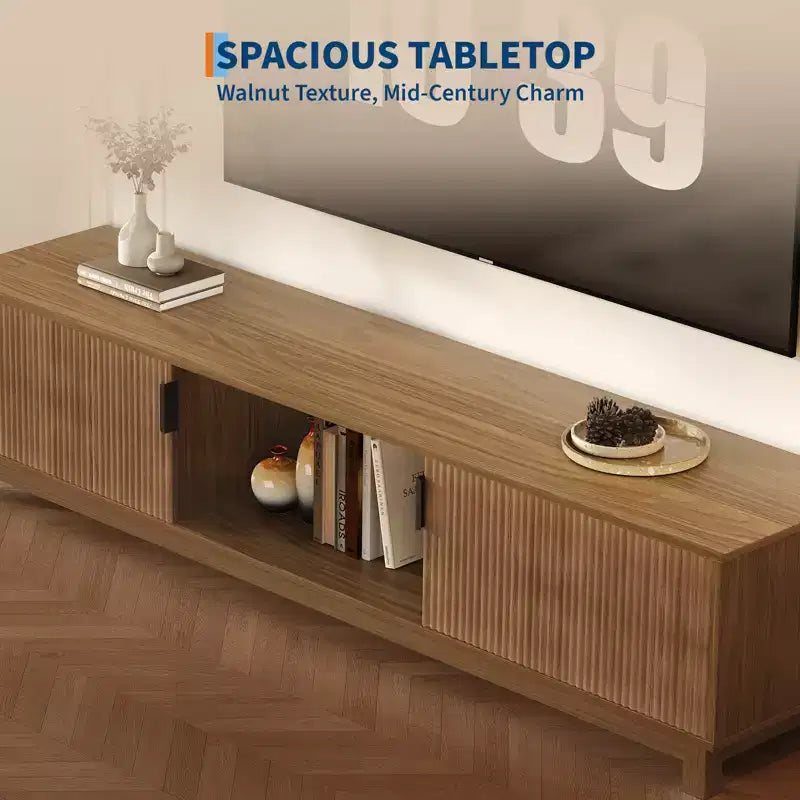 Meuble TV bas moderne de style médiéval