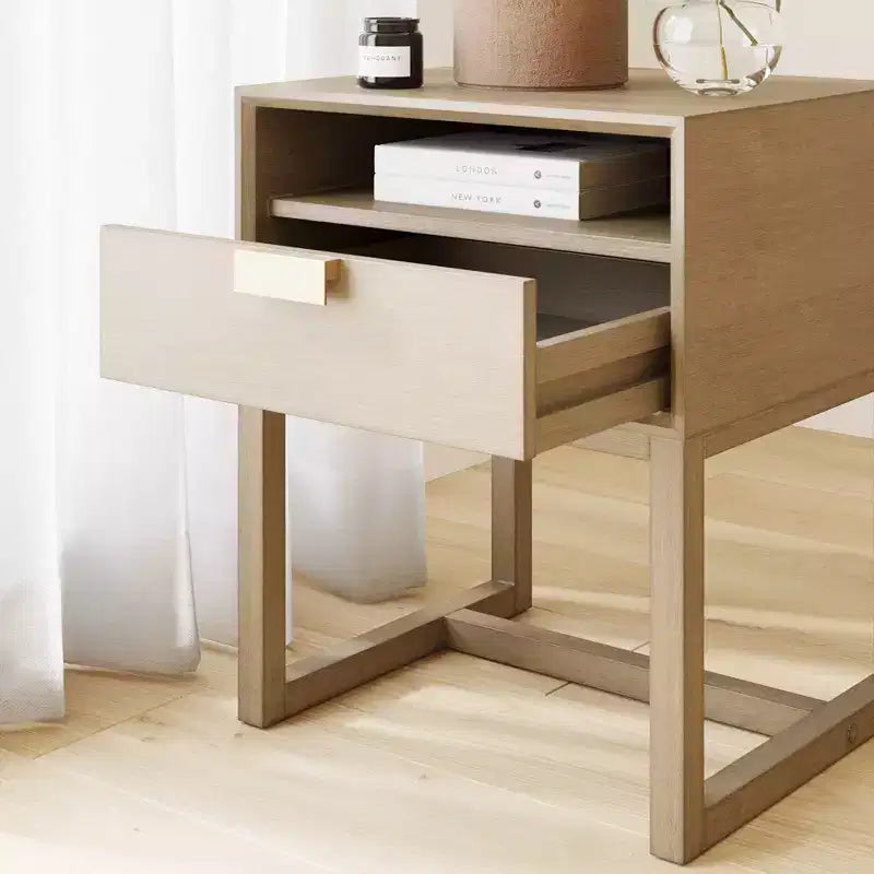 Table de chevet en bois marron