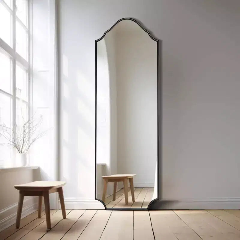 Miroir sur pied en métal avec arche